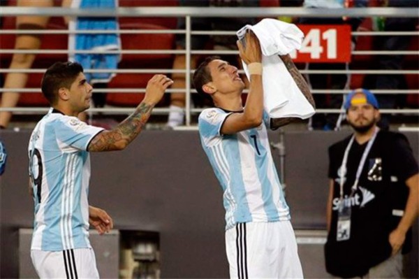 Ángel Di María, entre lágrimas, dedicó su gol a su abuela