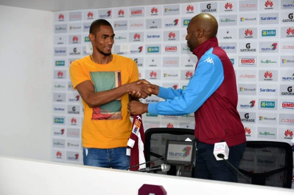 Jerry Bengtson es presentado por el Saprissa de Costa Rica