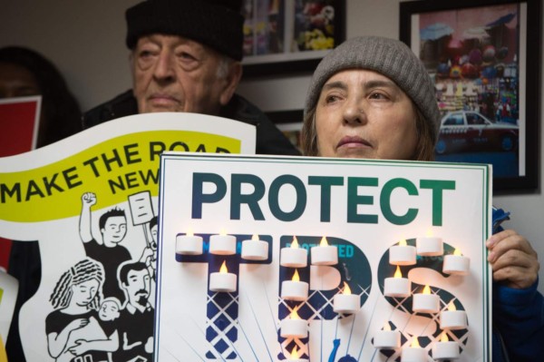 Presentan ley en EEUU para legalizar a salvadoreños con TPS