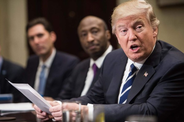 ¿Es legal el decreto de Trump sobre inmigrantes y refugiados?