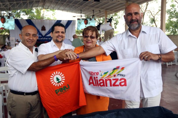 Dos diputados del PAC se pasan a bancada del Pinu