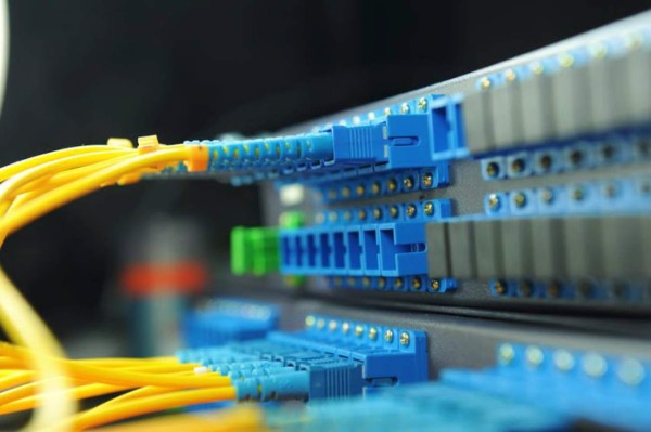 La ley de telecomunicaciones, que data de 1994, frena competitividad