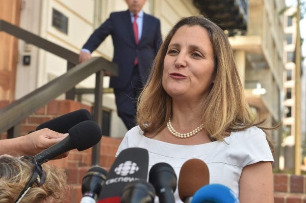 Canadian Foreign Minister Chrystia Freeland speaks to the media August 28, 2018 in Washington, DC.Freeland arrived in Washington to rejoin trilateral trade negotiations, after interrupting a trip to France, Germany and Ukraine. / AFP PHOTO / Nicholas Kamm