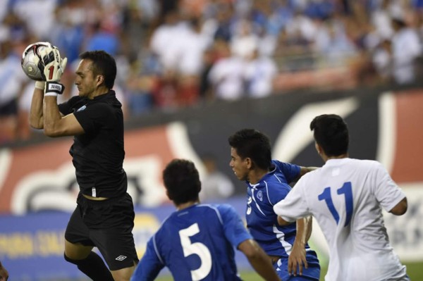 Un doblete de Marco Pappa da victoria a Guatemala ante El Salvador