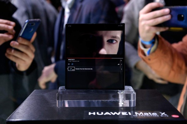 Huawei se apunta a la fiebre de los plegables con el Mate X