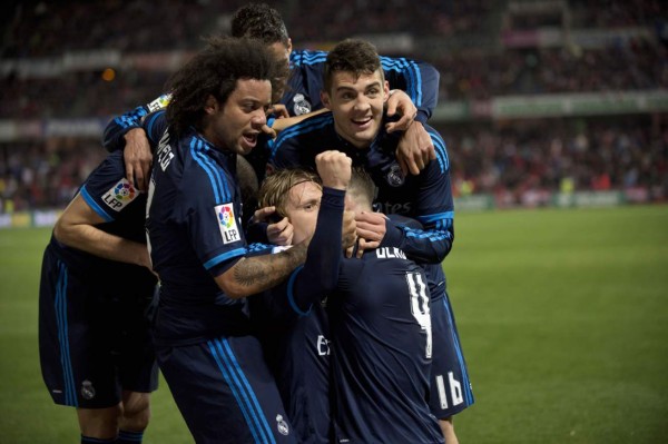 Luka Modric rescata al Real Madrid en Granada con un golazo