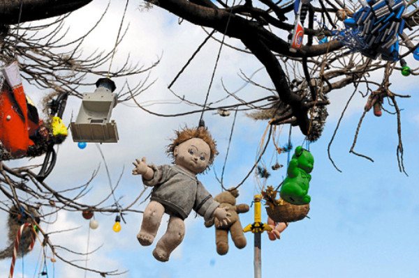 Arman árbol navideño de los pobres en Tegucigalpa
