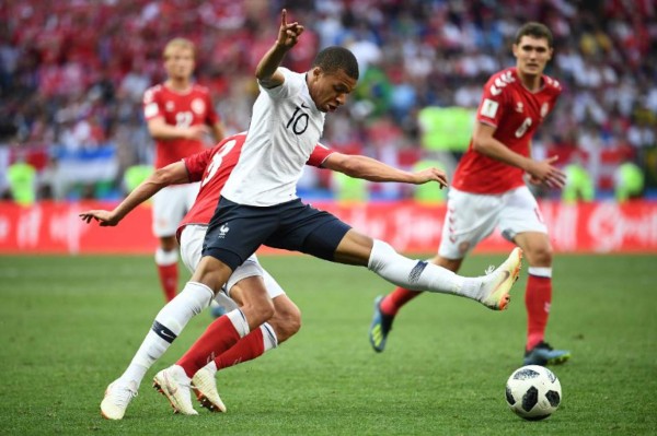 Francia y Dinamarca empatan sin goles y clasifican a octavos de final