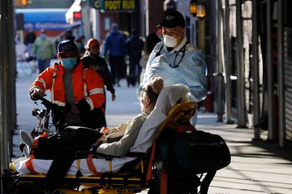 Nueva York registra nueva reducción en muertes y permite cirugías no urgentes