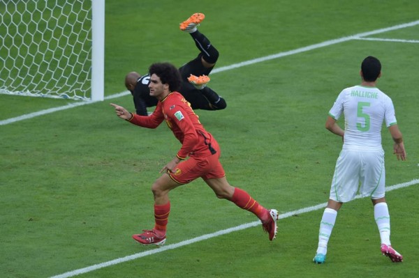 Bélgica remonta y gana a Argelia en su debut en el Mundial
