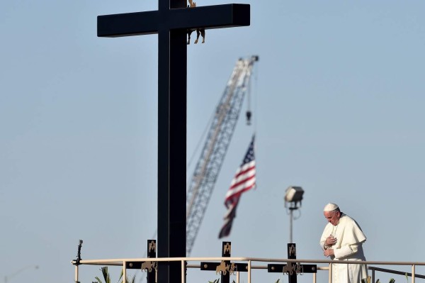 El Papa denuncia una 'tragedia humana' de migrantes