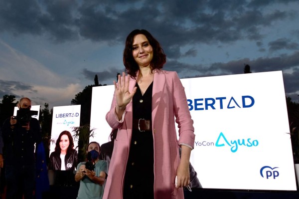 Ayuso arrasa en las elecciones regionales de Madrid