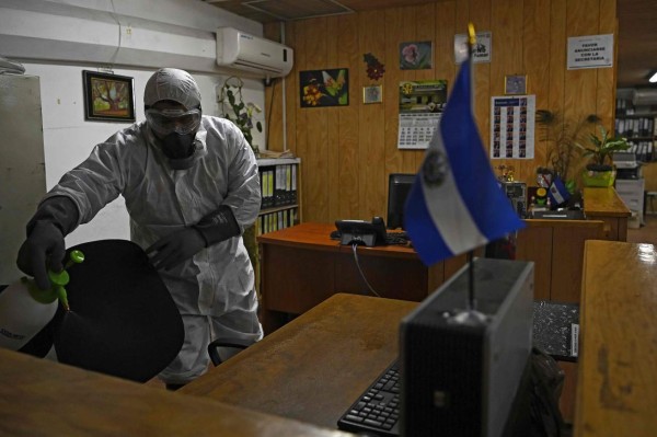 El Salvador decreta estado de excepción por 15 días para enfrentar el coronavirus