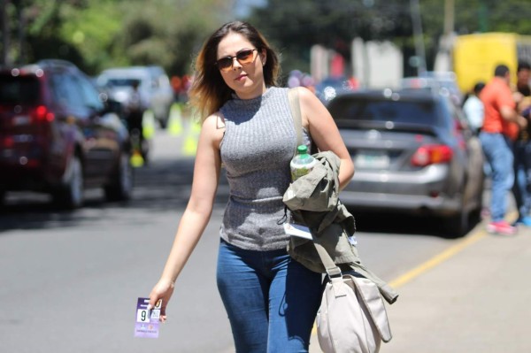 Ambiente de fiesta previo al Costa Rica - Honduras