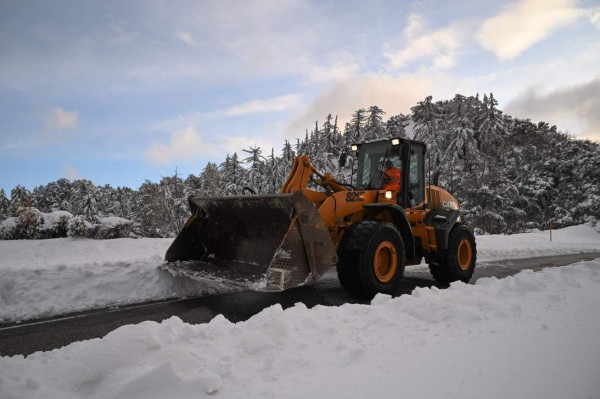 Nueva tormenta invernal deja fuertes nevadas en EEUU