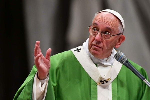 El papa Francisco denuncia 'bancarrota de humanidad” por crisis de refugiados