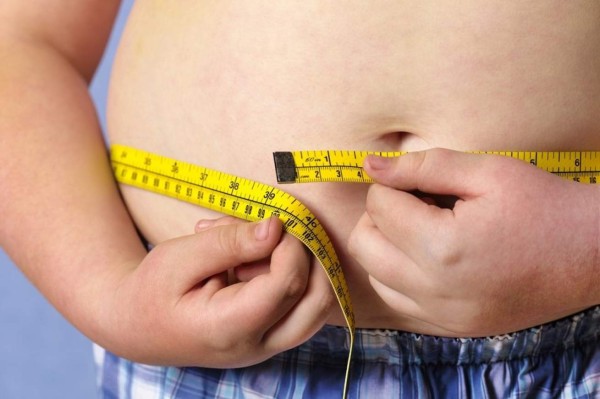 Adolescente angustiado por su sobrepeso