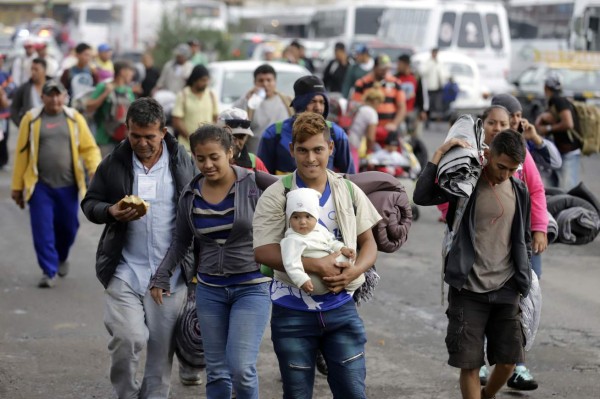 Migrantes de la caravana optan por quedarse en México