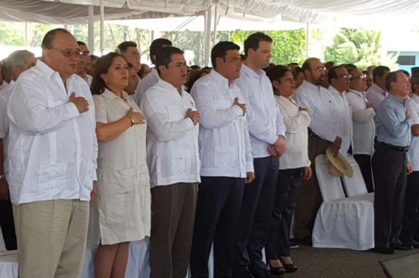 Honduras firma convenio para construcción y operación de Palmerola