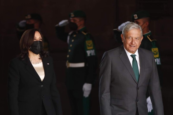 Kamala y AMLO se reúnen para firmar acuerdo migratorio