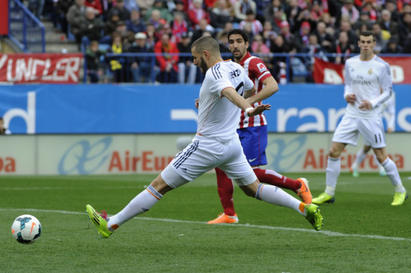 Cristiano Ronaldo salva el liderato del Real Madrid en un derbi vibrante