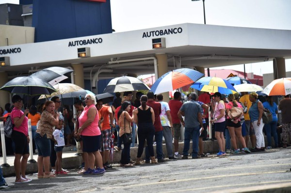 Puerto Rico, inundado y con escasez de agua y alimentos