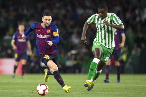 Barcelona golea al Betis con hat-trick de Messi