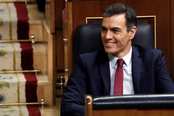 Pedro Sánchez, elegido presidente de un gobierno de izquierda en España