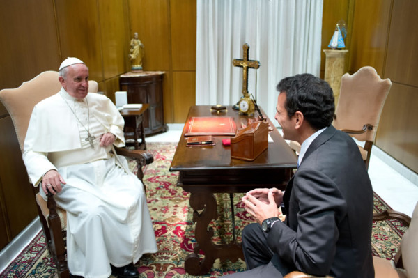 Capriles pide al papa que promueva el diálogo en Venezuela
