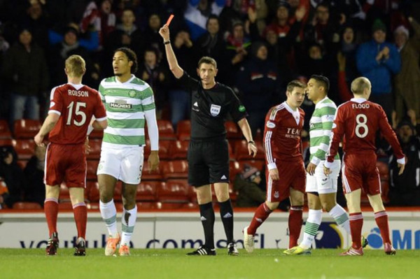 Emilio Izaguirre reaparece, pero Celtic pierde invicto en Escocia