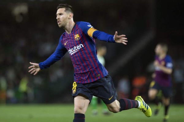 Barcelona golea al Betis con hat-trick de Messi
