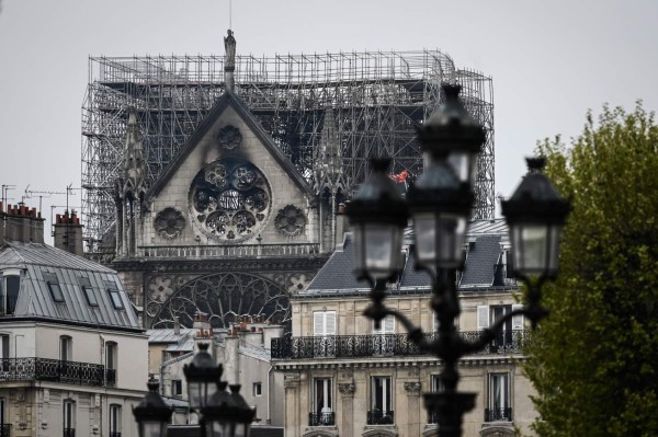 Macron fija en cinco años plazo para reconstruir Notre Dame 'aún más bella'