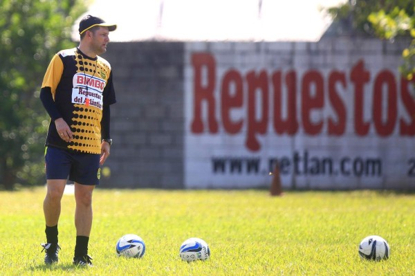 Javier Delgado: 'No es de mi gusto la rotación de porteros”