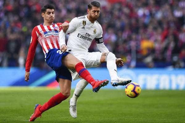 Real Madrid se baja al Atlético en derbi polémico y acecha al Barcelona