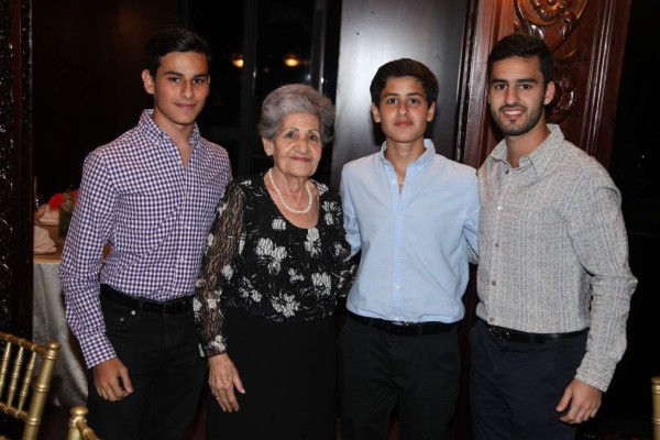 Los 80 años de la querida Rita Ictech