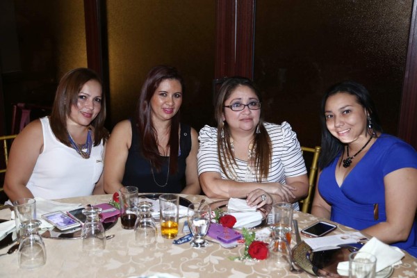 Almuerzo para festejar a las madres