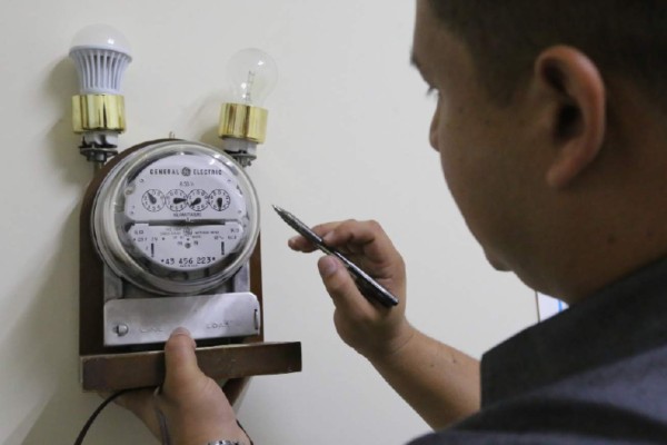 Empleados y exempleados boicotean operación de la Enee