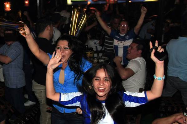 Vídeo: Miles celebran pase de Honduras al Mundial de Brasil 2014