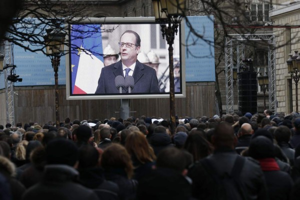 Francia despide a víctimas de los atentados mientras recibe nuevas amenazas de Al Qaeda