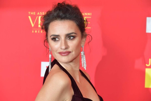 Penélope Cruz responde a los Versace