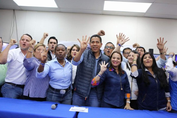 'Tenemos el 99% de actas que confirman que JOH fue reelegido”