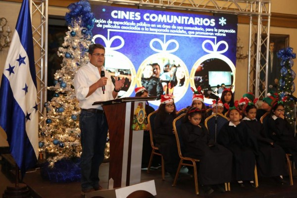 Celebrarán la Navidad con villas y desfiles