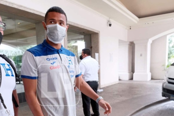 Alex López, sometido a una resonancia para determinar si puede jugar o no ante El Salvador