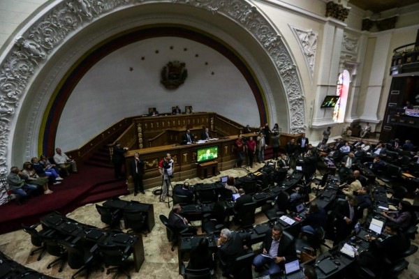 Venezuela: Corte asume funciones del Parlamento por 'desacato'