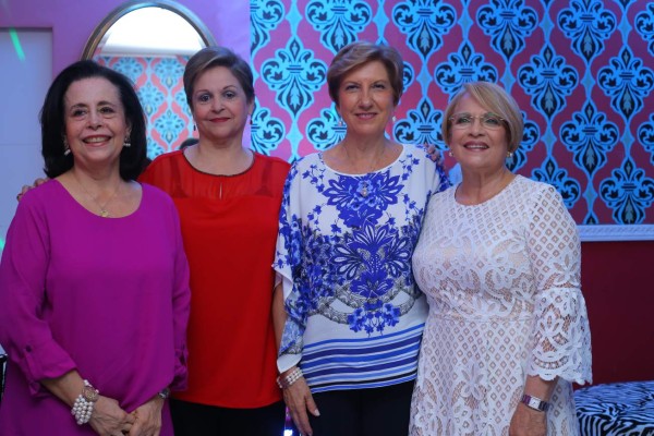 Julissa Ustáriz despide su soltería