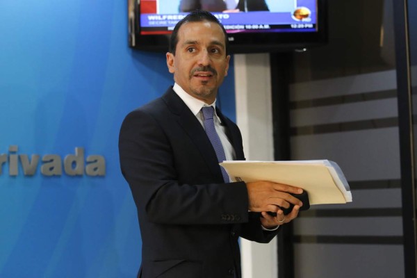 España ratifica apoyo para aeropuerto en Palmerola