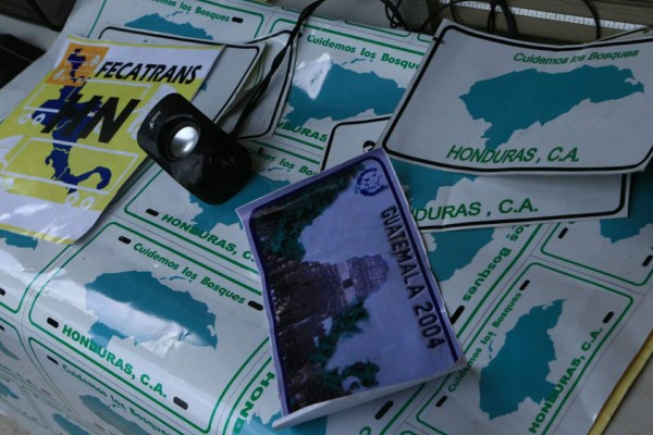 Policía desmantela banda que falsificaba placas vehiculares