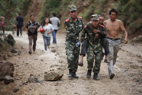 Muertos por terremoto en China aumentan a 357; hay 1,400 heridos
