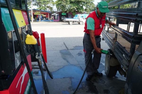 Gobierno y distribuidores dicen que sí hay combustible