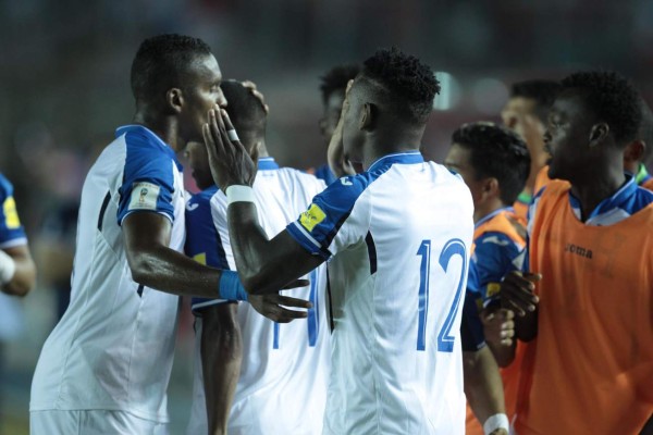 Concacaf: Panamá amarga a Honduras con un empate 2-2